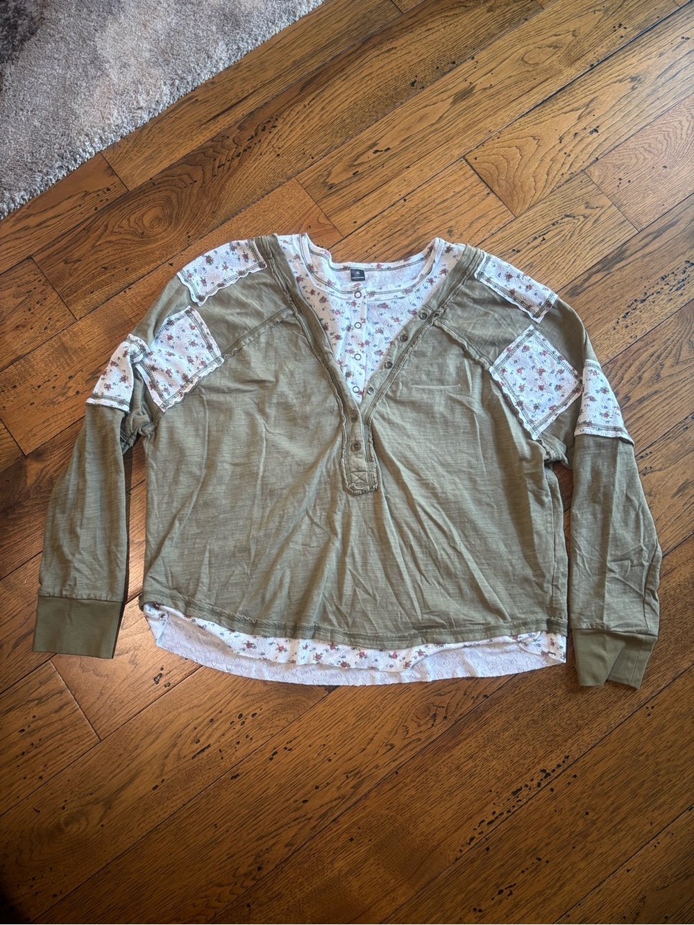 Women’s Olive Green Layered Henley Top with Floral Trim 100% Cotton Size XL